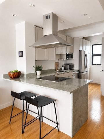 12 Stoneholm St 623, Boston, MA 02115