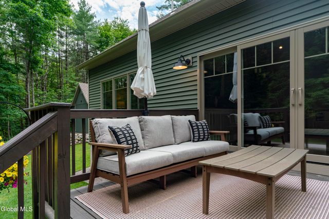 8 Caitlin Court, Saratoga Springs, NY 12866