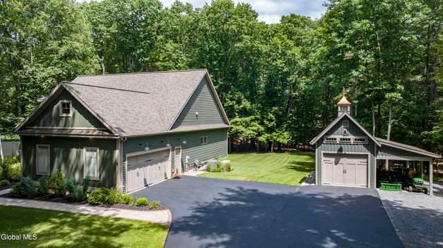 8 Caitlin Court, Saratoga Springs, NY 12866