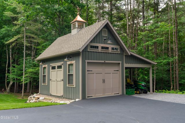 8 Caitlin Court, Saratoga Springs, NY 12866