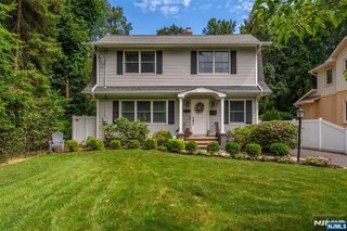 90 Washington Avenue, Hillsdale, NJ 07642