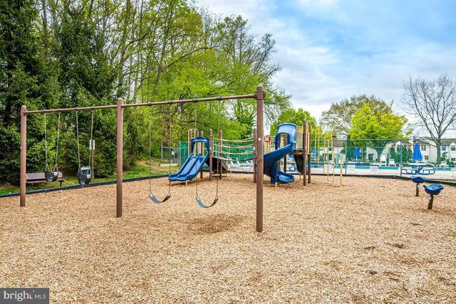24 CHAMBERLIN CT, Lawrence Twp, NJ 08648