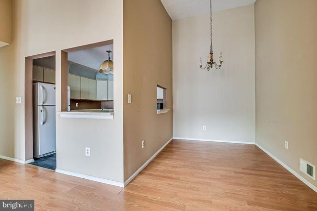 24 CHAMBERLIN CT, Lawrence Twp, NJ 08648