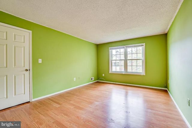 24 CHAMBERLIN CT, Lawrence Twp, NJ 08648