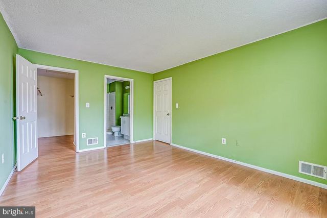 24 CHAMBERLIN CT, Lawrence Twp, NJ 08648