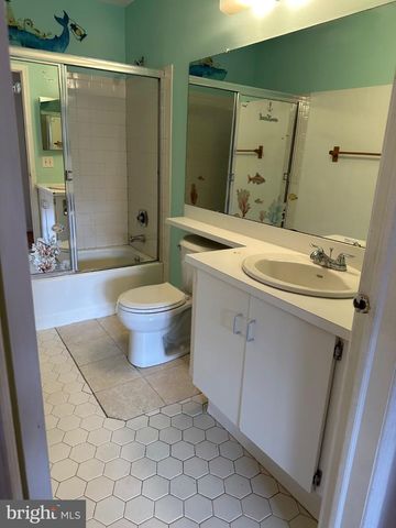 24 CHAMBERLIN CT, Lawrence Twp, NJ 08648