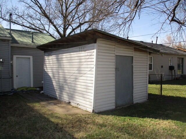 716 D Street NW, Miami, OK 74354