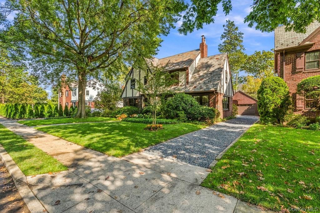 123 Weyford Terrace, Garden City, NY 11530 — photo 4
