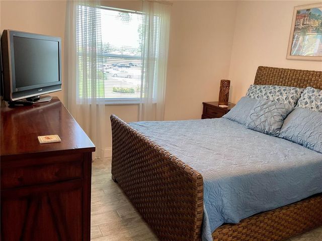 3213 BENEVA ROAD 204, Sarasota, FL 34232