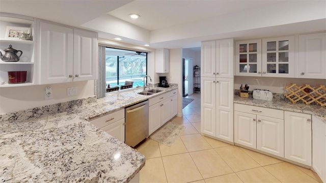 4952 RUTLAND GATE, Sarasota, FL 34235