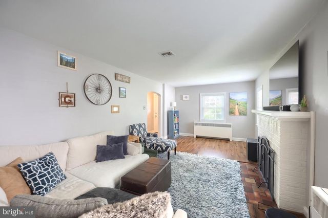 400 EDGEHILL RD, York, PA 17403