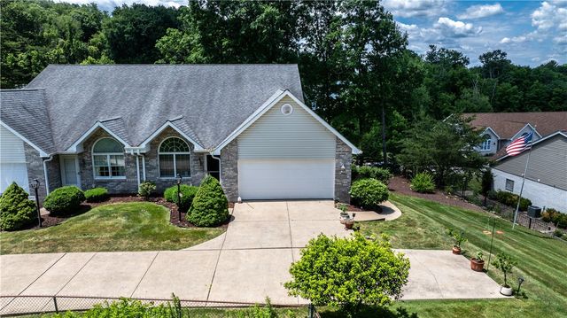 228 Country View Drive, Lower Burrell, PA 15068