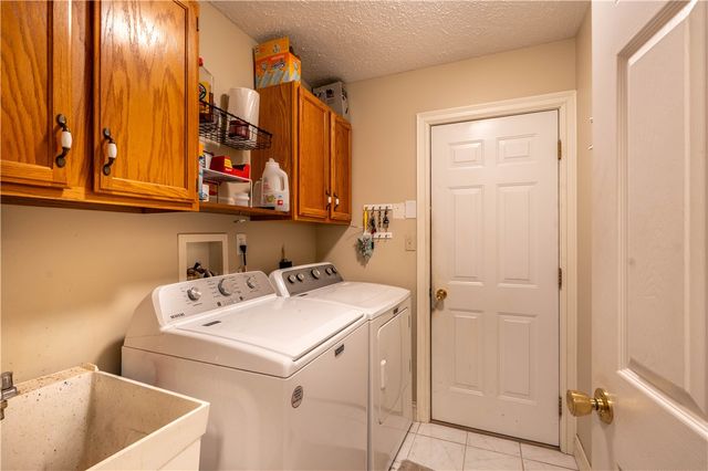 228 Country View Drive, Lower Burrell, PA 15068