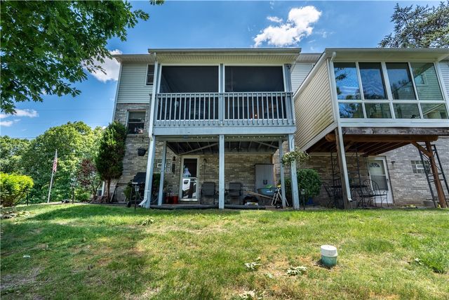 228 Country View Drive, Lower Burrell, PA 15068