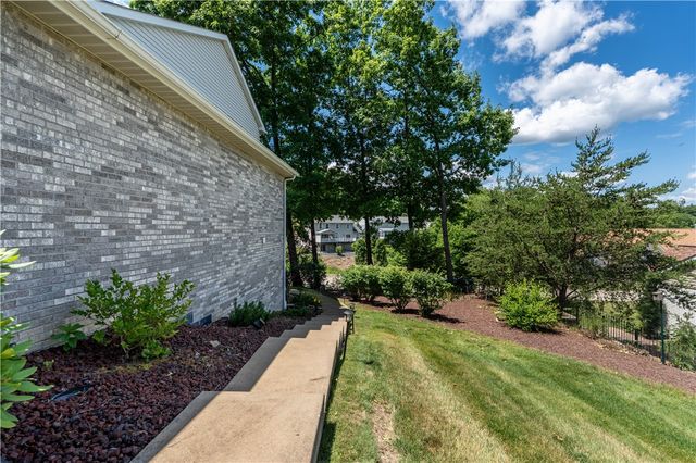 228 Country View Drive, Lower Burrell, PA 15068