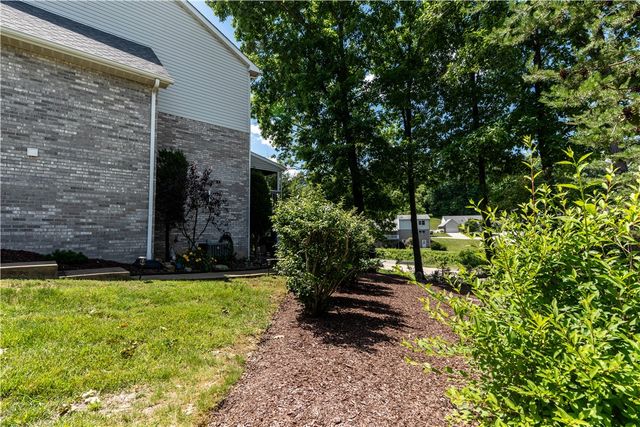 228 Country View Drive, Lower Burrell, PA 15068