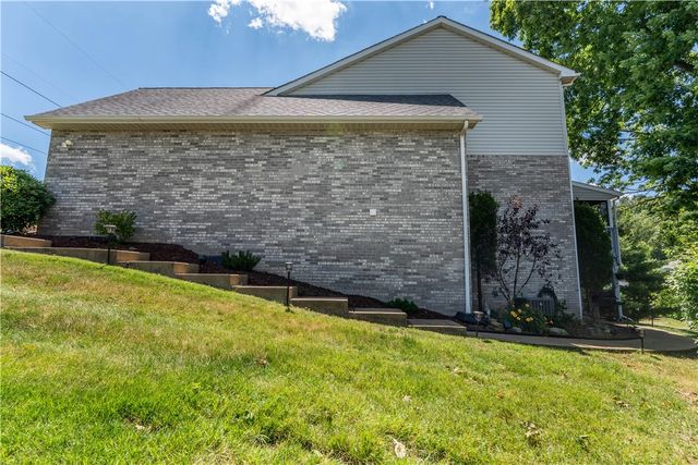 228 Country View Drive, Lower Burrell, PA 15068