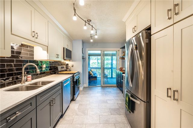 228 Country View Drive, Lower Burrell, PA 15068