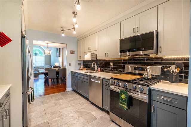 228 Country View Drive, Lower Burrell, PA 15068