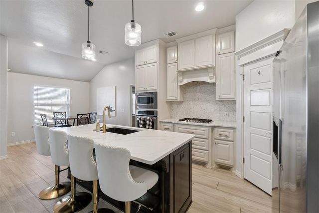 9913 NW 143rd Street, Yukon, OK 73099