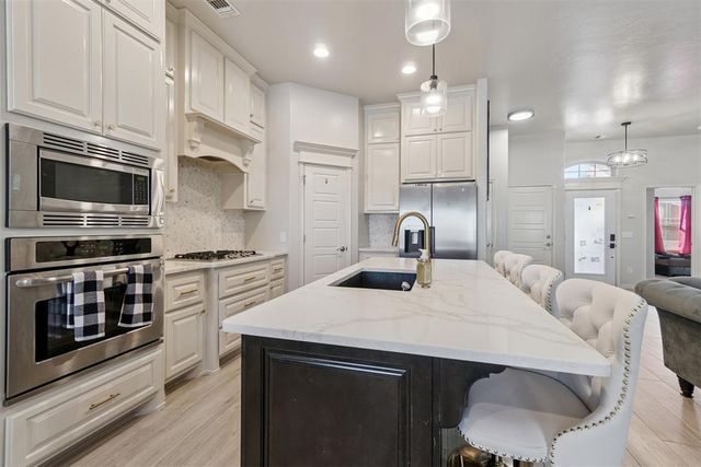 9913 NW 143rd Street, Yukon, OK 73099