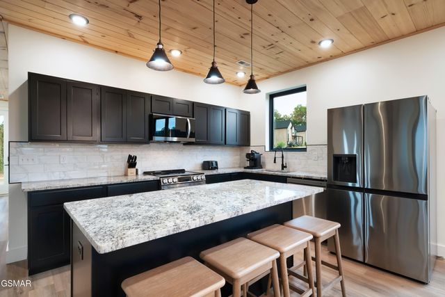 1226 Reedmont Way, Sevierville, TN 37876