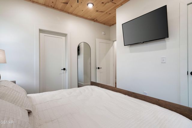 1226 Reedmont Way, Sevierville, TN 37876