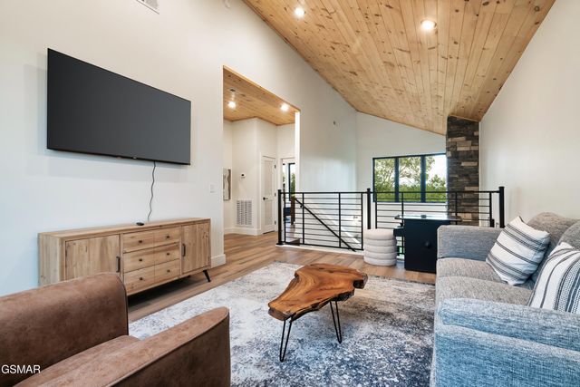 1226 Reedmont Way, Sevierville, TN 37876