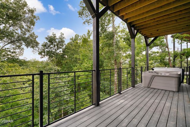 1226 Reedmont Way, Sevierville, TN 37876