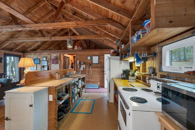 11 Owls Head Point, New Durham, NH 03855