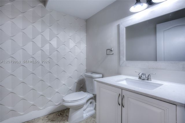 18355 NW 89th Ave, Hialeah, FL 33018