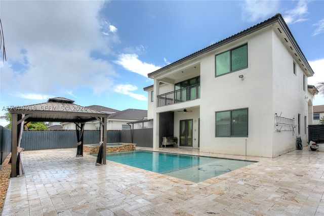 18355 NW 89th Ave, Hialeah, FL 33018