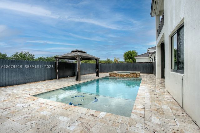 18355 NW 89th Ave, Hialeah, FL 33018