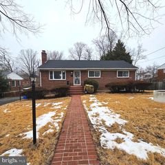 7304 CAMP ALGER AVE, Falls Church, VA 22042