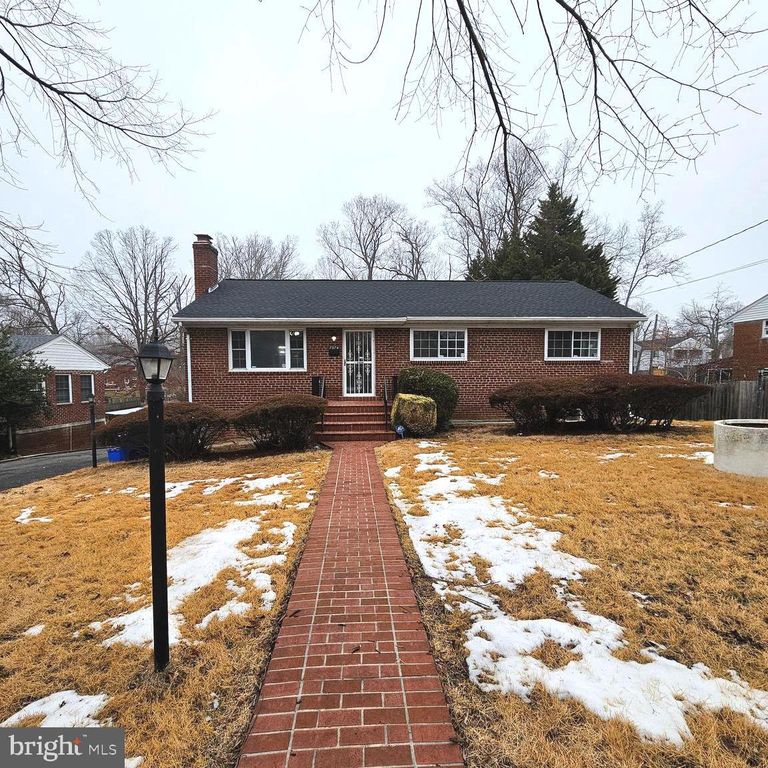 7304 CAMP ALGER AVE, Falls Church, VA 22042