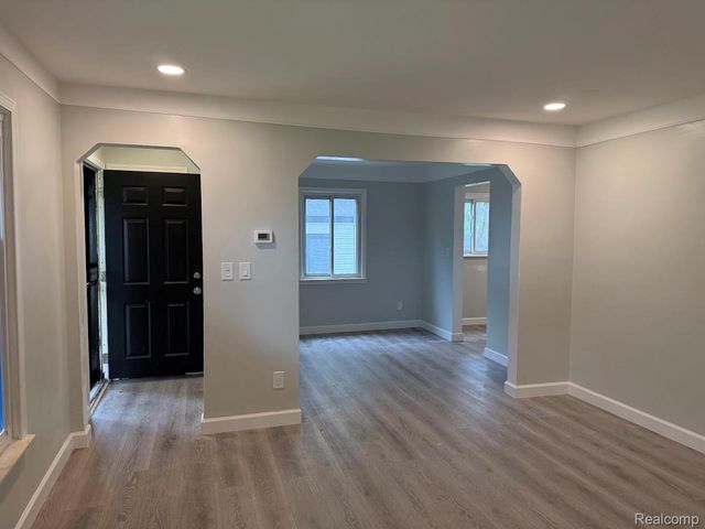 20760 Ridgedale Street, Oak Park, MI 48237