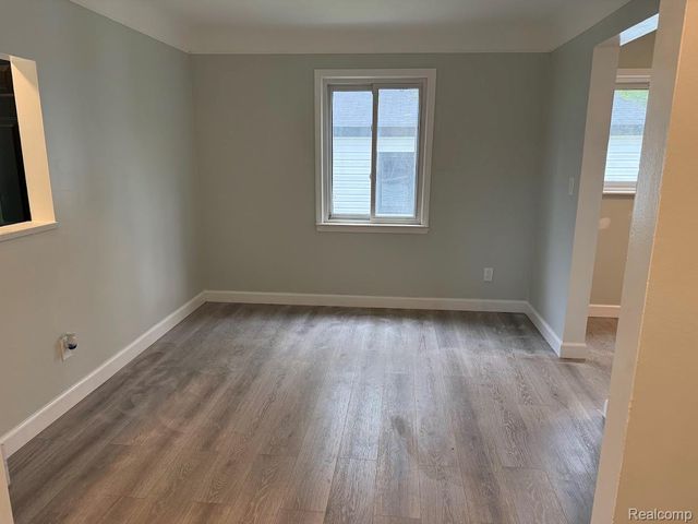 20760 Ridgedale Street, Oak Park, MI 48237