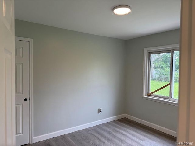 20760 Ridgedale Street, Oak Park, MI 48237