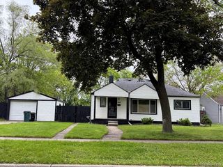 20760 Ridgedale Street, Oak Park, MI 48237