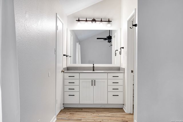 9524 Stillforest, San Antonio, TX 78250