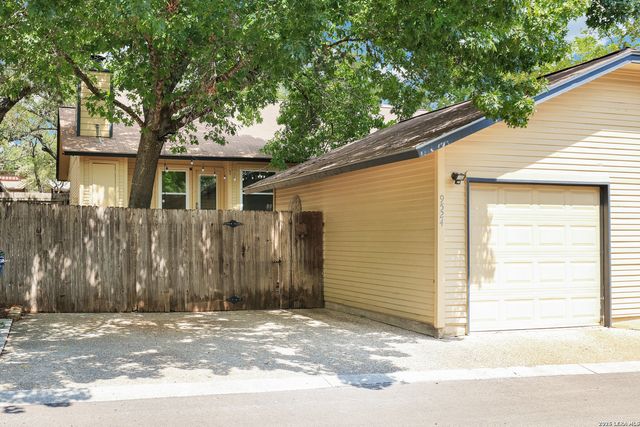 9524 Stillforest, San Antonio, TX 78250