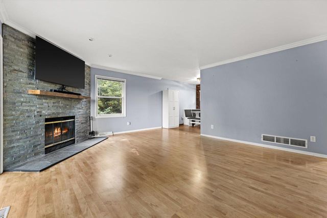 2117 Harris-Highland DRIVE, Waukesha, WI 53188