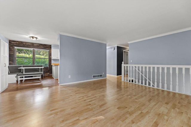 2117 Harris-Highland DRIVE, Waukesha, WI 53188
