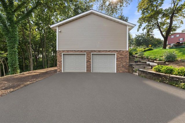2117 Harris-Highland DRIVE, Waukesha, WI 53188