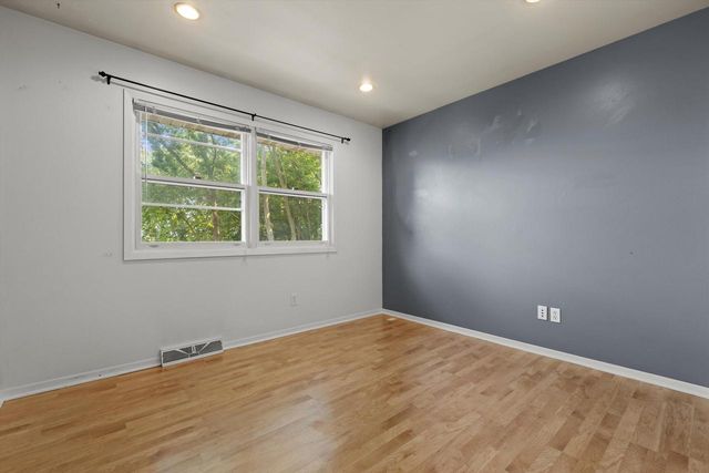 2117 Harris-Highland DRIVE, Waukesha, WI 53188