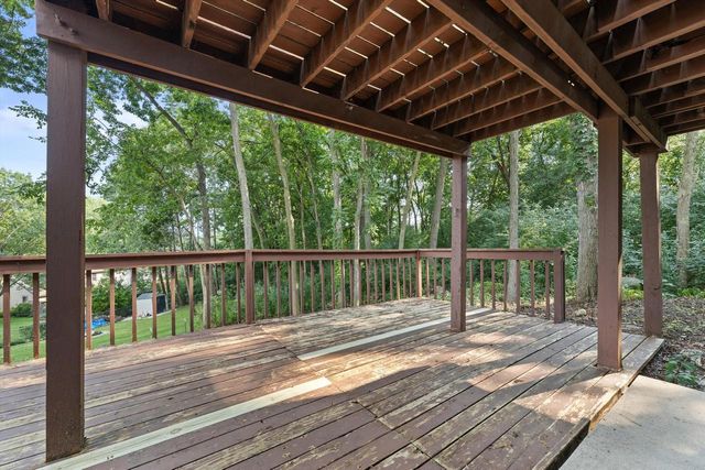 2117 Harris-Highland DRIVE, Waukesha, WI 53188