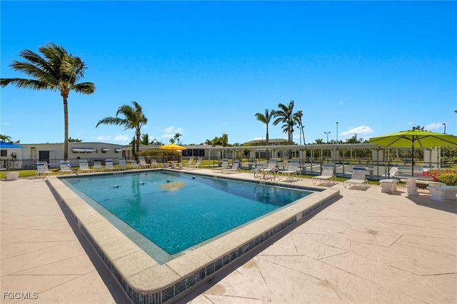 341 Mattie AVE, Fort Myers, FL 33908