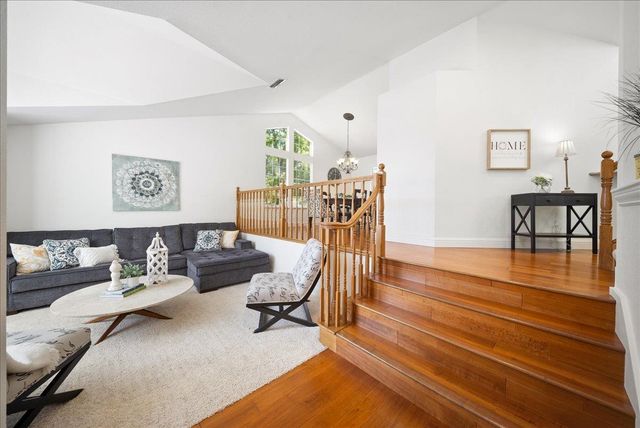 101 Thoreau Ln, Folsom, CA 95630