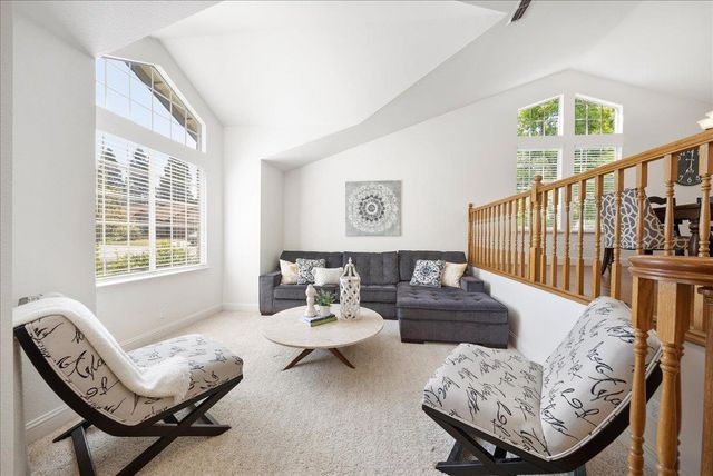 101 Thoreau Ln, Folsom, CA 95630