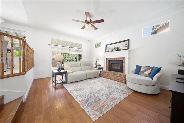 101 Thoreau Ln, Folsom, CA 95630